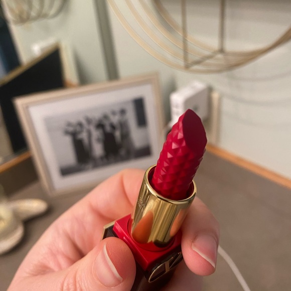 Valentino Rosso Matte Lipstick with Gold Cap - Picture 2 of 5